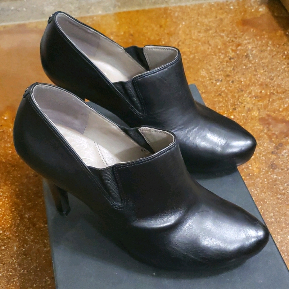 Kenneth Cole heeled bootie